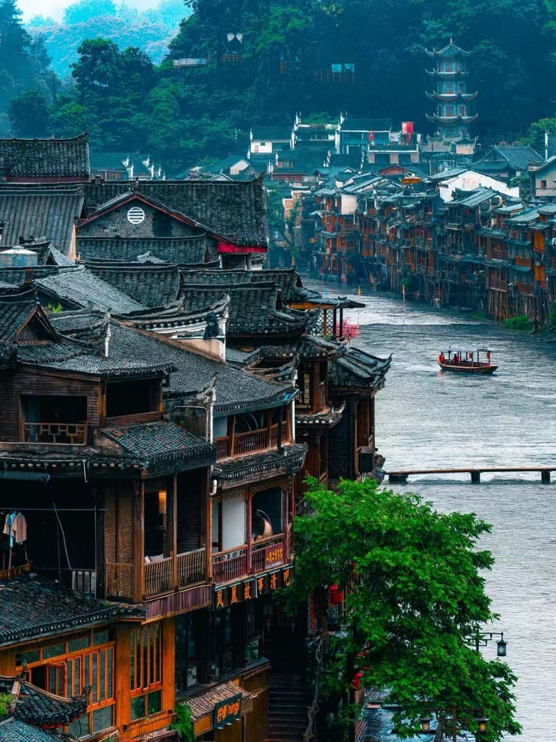 Guizhou 8-Day Family Discovery: Astronomy, Caves & Miao Heritage