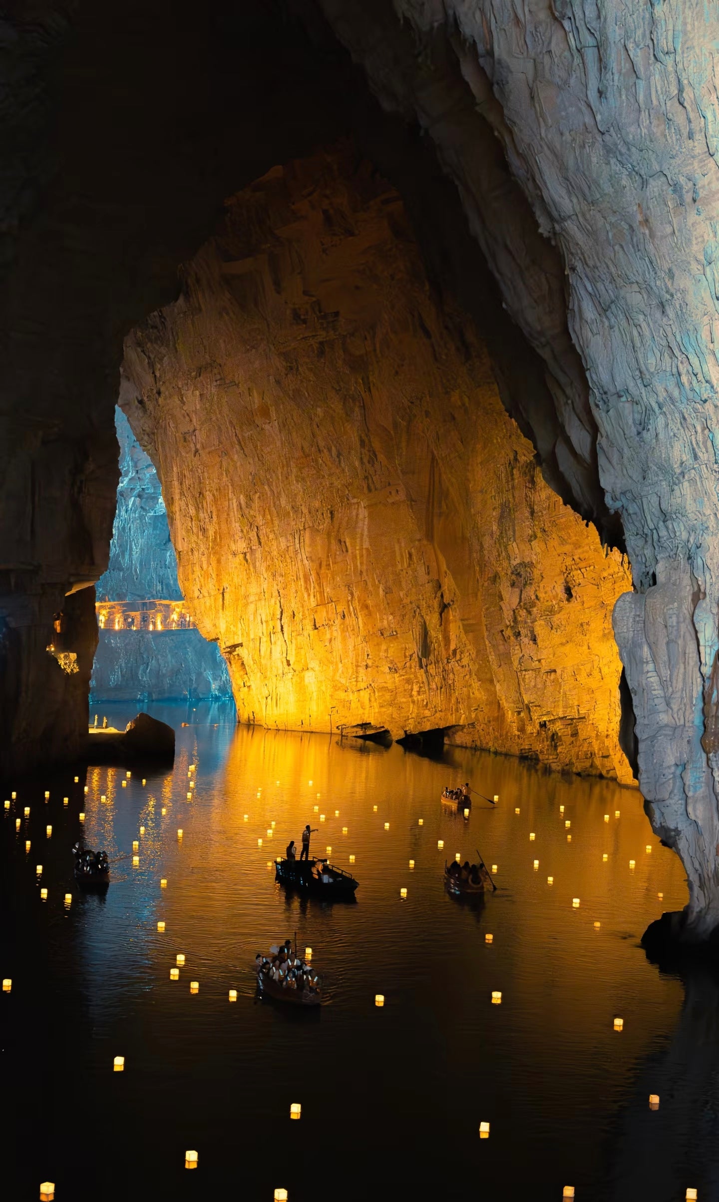 A local host welcoming travelers in Guizhou